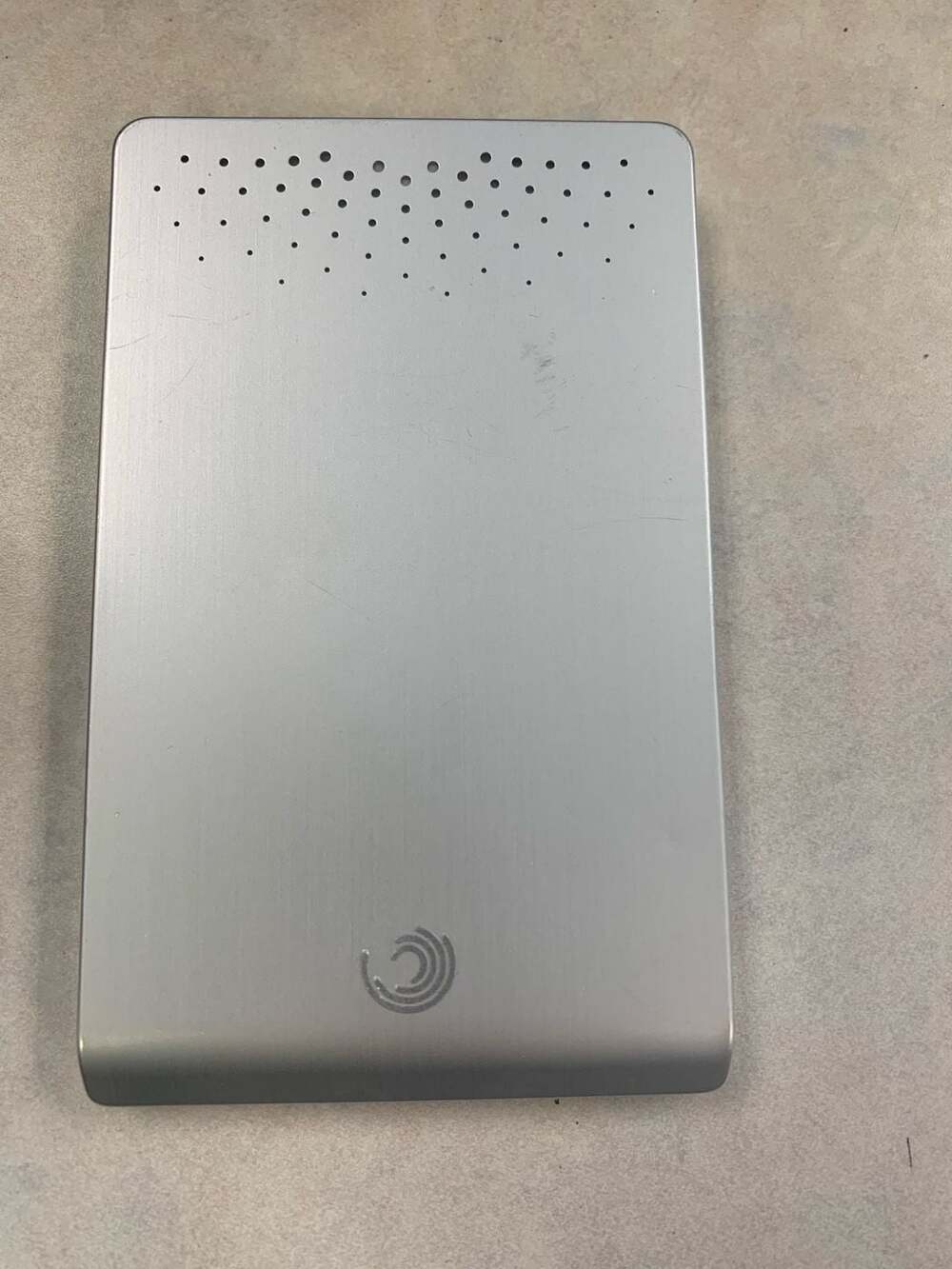 Seagate FreeAgent Go 320GB Portable External Hard Drive Silver